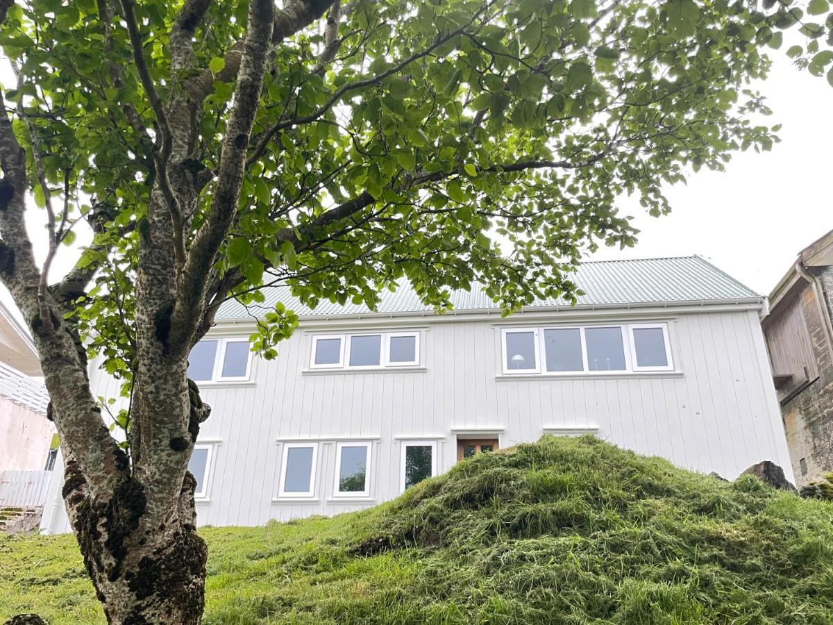 فيلا Abbasa Hus-Grandpa S House Kumlavegur 9 ميدفاغور المظهر الخارجي الصورة